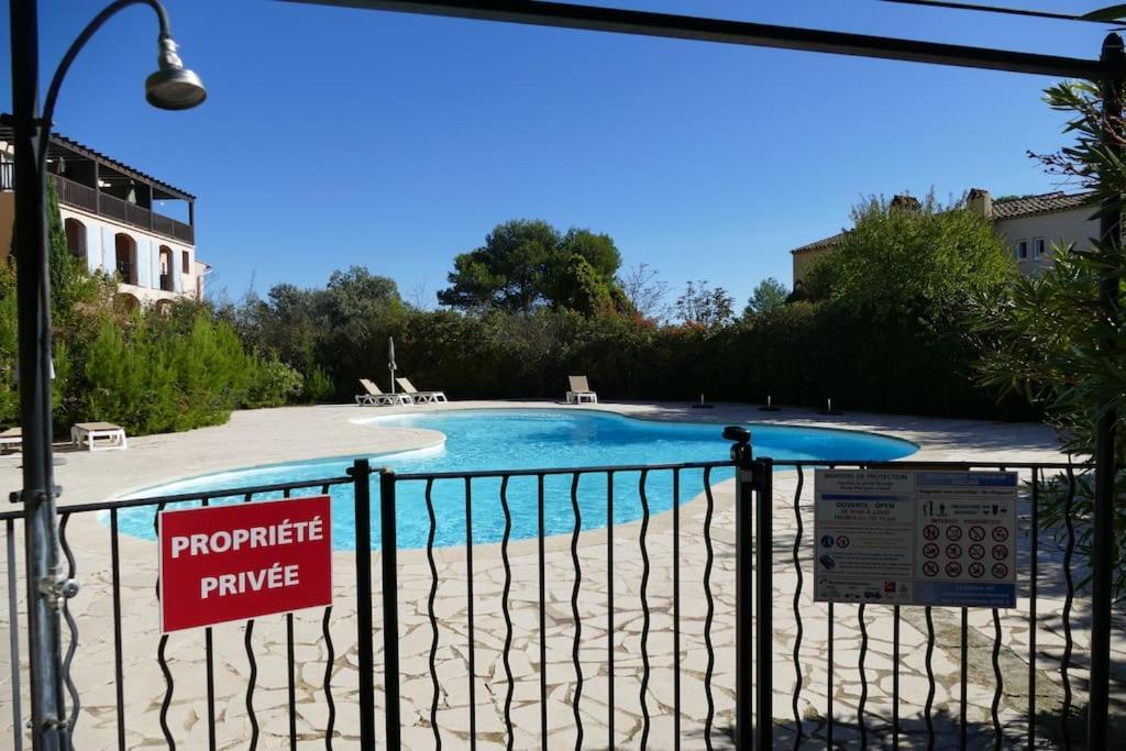 Appartement Clim & Piscine Sur Golf 蓬特洛耶尔 外观 照片